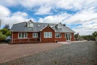 The exterior of Castle View Lodge