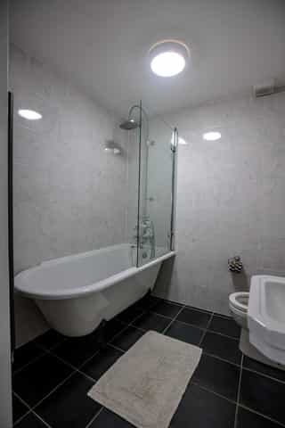 A bathroom at Castle View Lodge